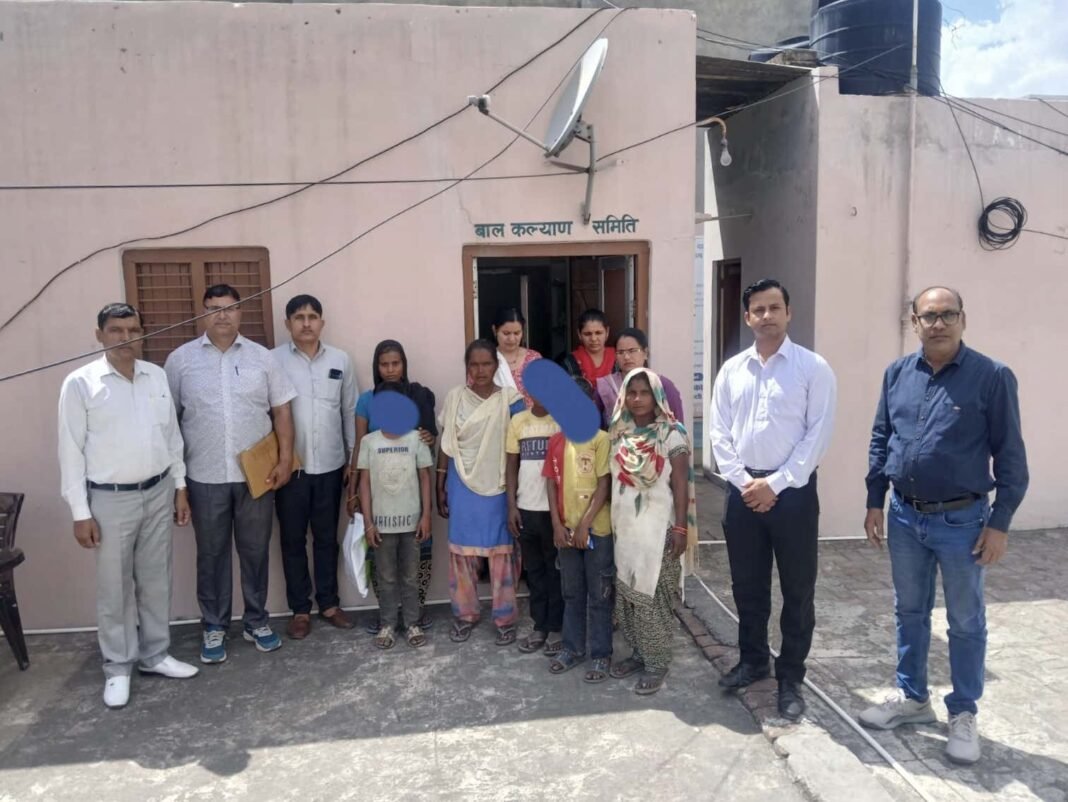 Charkhi Dadri News : चरखी दादरी में चला ऑपरेशन स्माइल, 3 मासूम बच्चों को बचाया गया | Crime Branch Action Charkhi Dadri News : चरखी दादरी में चला ऑपरेशन स्माइल, 3 मासूम बच्चों को बचाया गया | Crime Branch Action