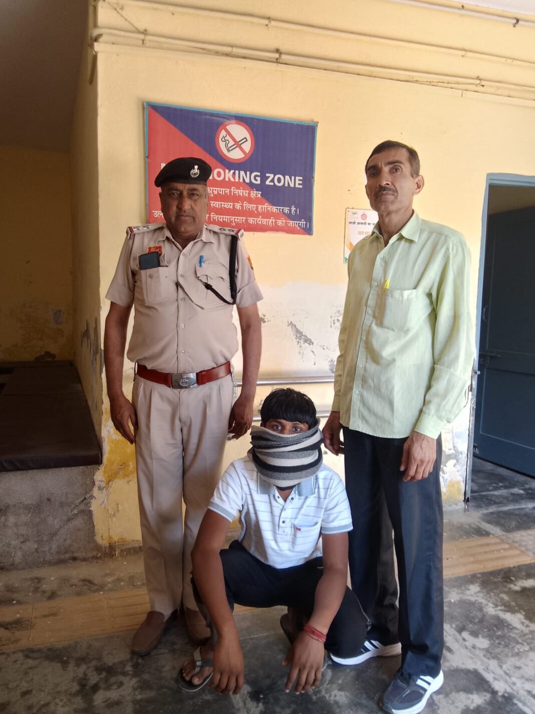 Charkhi Dadri News : चरखी दादरी में दुकान में हमला और 150 टायरों में आग लगाने वाला छठा आरोपी पकड़ा गया Charkhi Dadri News : चरखी दादरी में दुकान में हमला और 150 टायरों में आग लगाने वाला छठा आरोपी पकड़ा गया