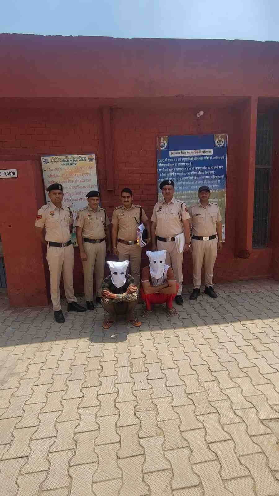 Charkhi Dadri News : फर्जी पुलिस बनकर ₹4 लाख की ठगी 😱 Cyber Crime ने 2 और आरोपी दबोचे | Charkhi Dadri News : फर्जी पुलिस बनकर ₹4 लाख की ठगी 😱 Cyber Crime ने 2 और आरोपी दबोचे |