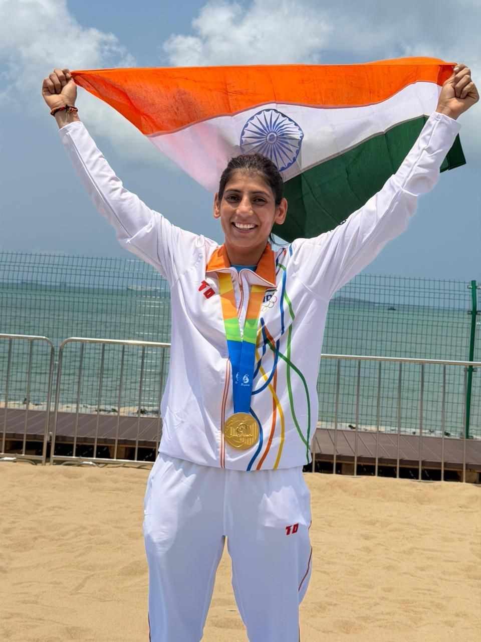 Charkhi Dadri News : Haryana की बेटी का कमाल! Ritu Sheoran ने Asian Beach Games में जीता गोल्ड 🥇 Charkhi Dadri News : Haryana की बेटी का कमाल! Ritu Sheoran ने Asian Beach Games में जीता गोल्ड 🥇