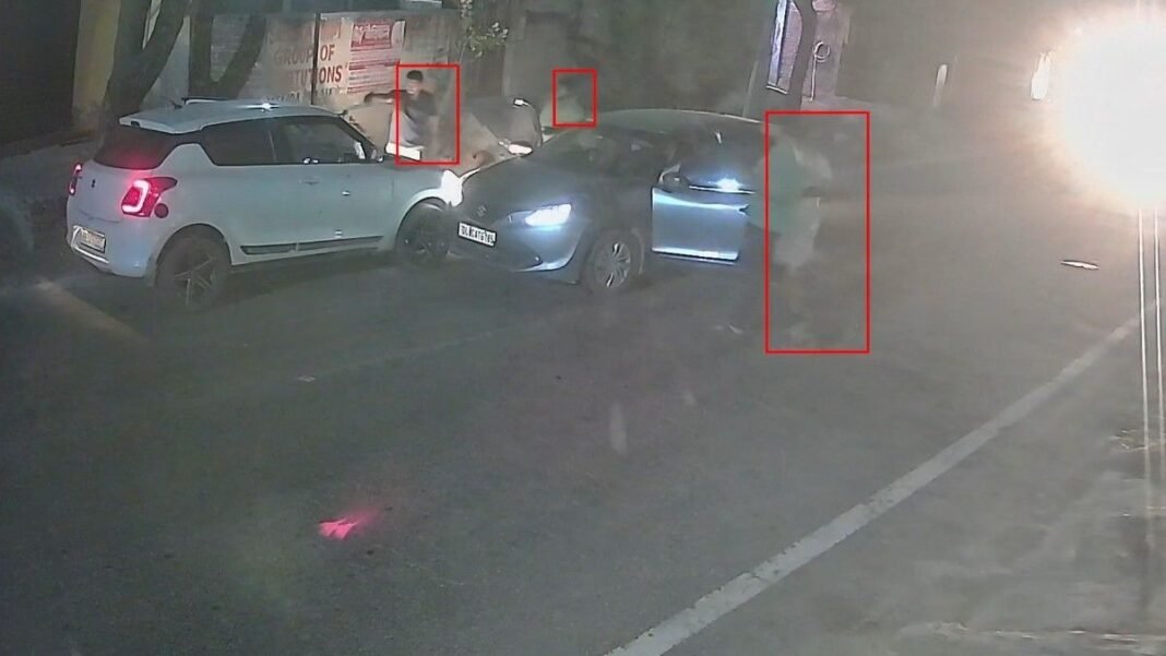 Breaking News : झज्जर में गैंगवार का खौफनाक VIDEO! युवक को 20+ गोलियां मारकर हत्या Breaking News : झज्जर में गैंगवार का खौफनाक VIDEO! युवक को 20+ गोलियां मारकर हत्या