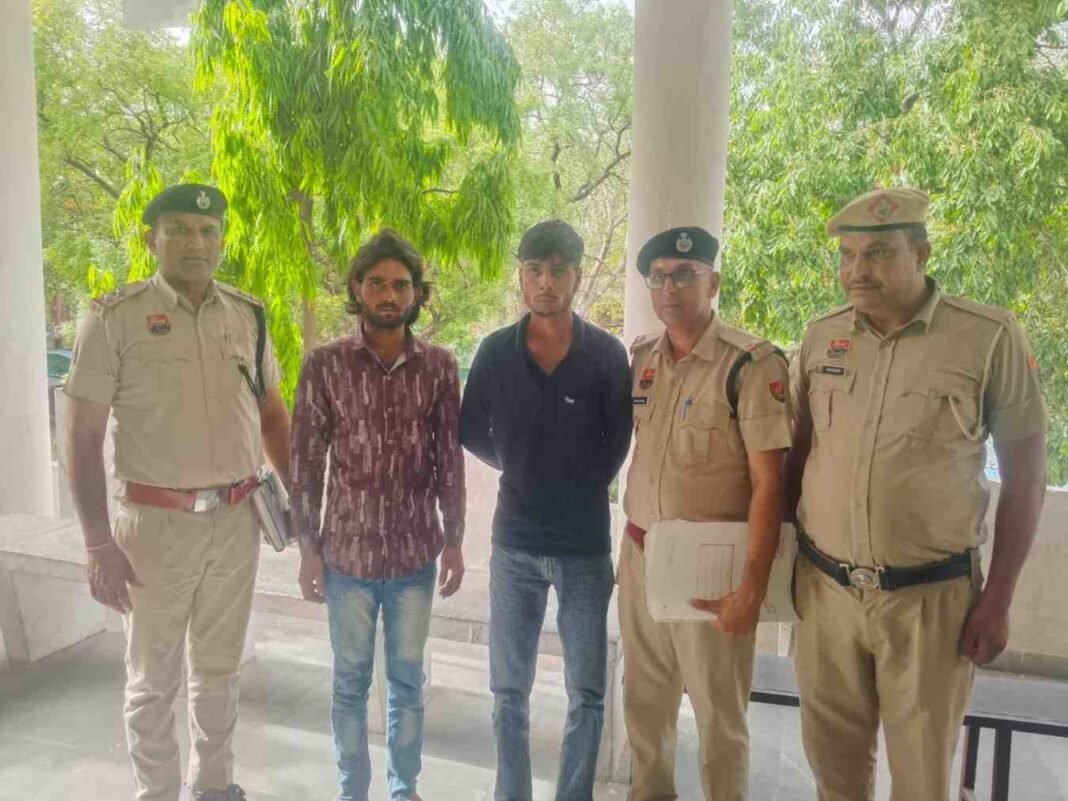 Charkhi Dadri News : चरखी दादरी में पुलिस की बड़ी कार्रवाई, 12 ग्राम चरस सहित 2 युवक गिरफ्तार | महिला सप्लायर भी पकड़ी गई Charkhi Dadri News : चरखी दादरी में पुलिस की बड़ी कार्रवाई, 12 ग्राम चरस सहित 2 युवक गिरफ्तार | महिला सप्लायर भी पकड़ी गई