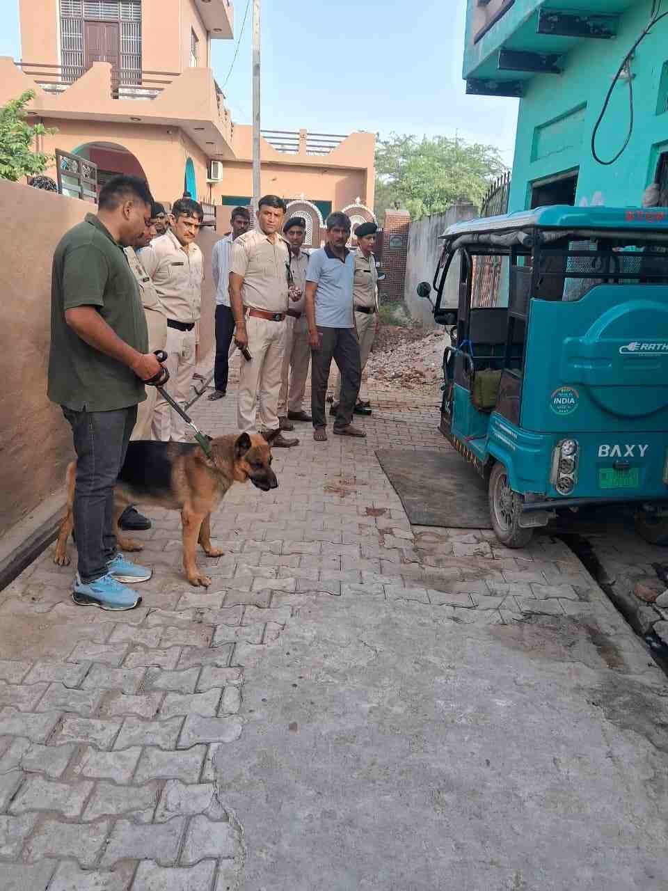 Charkhi Dadri News : गांव समसपुर में नशे में संलिप्त व्यक्तियों के ठिकानों पर की रेड Charkhi Dadri News : गांव समसपुर में नशे में संलिप्त व्यक्तियों के ठिकानों पर की रेड