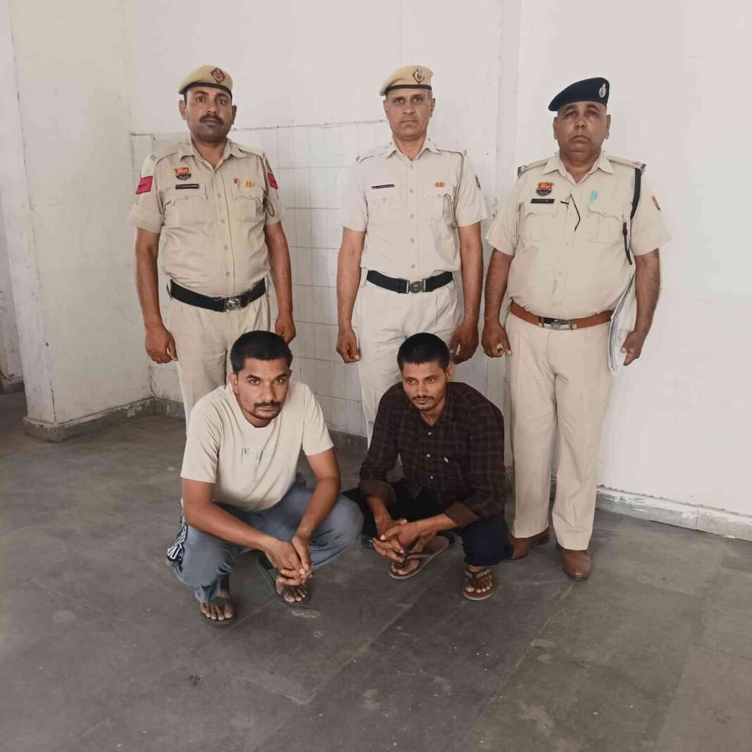 Charkhi Dadri News : चांगरोड़ चोरी कांड का खुलासा, दो आरोपी गिरफ्तार, 7000 रुपये बरामद Charkhi Dadri News : चांगरोड़ चोरी कांड का खुलासा, दो आरोपी गिरफ्तार, 7000 रुपये बरामद