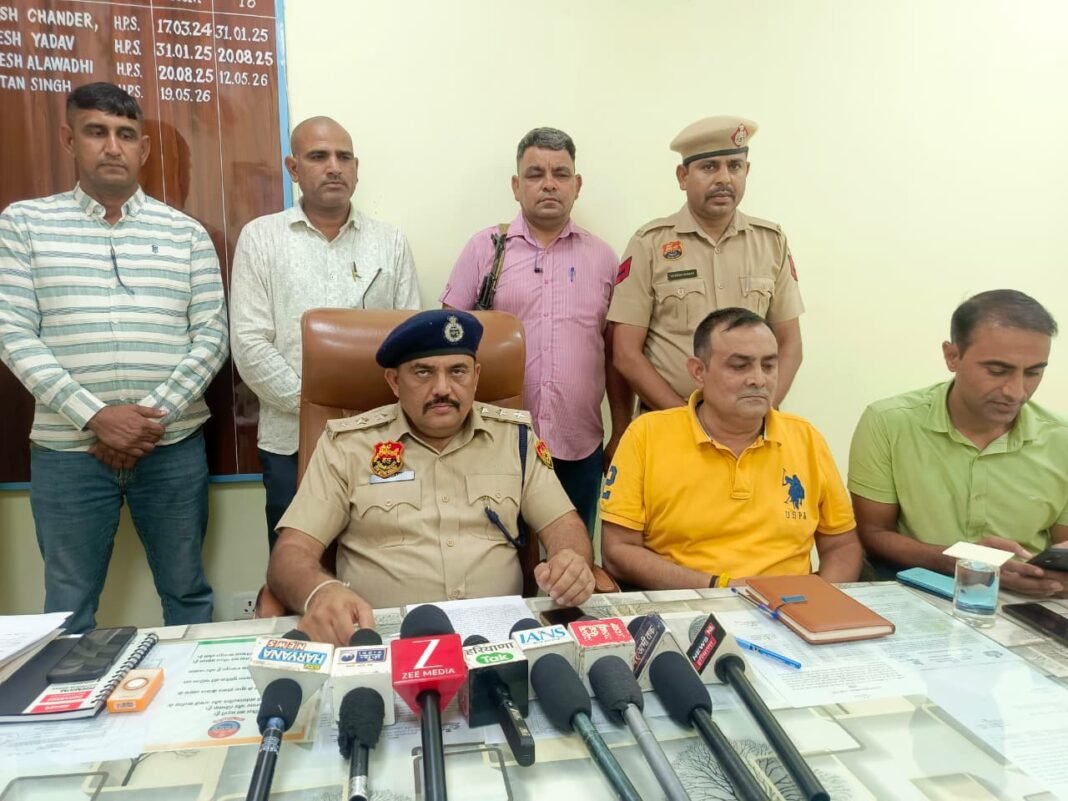 Charkhi Dadri News – पुलिस की स्पेशल स्टाफ की टीम पर फायरिंग , दोनों आरोपियों के पैरों में गोली लगी Charkhi Dadri News – पुलिस की स्पेशल स्टाफ की टीम पर फायरिंग , दोनों आरोपियों के पैरों में गोली लगी