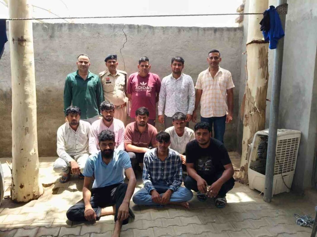 Charkhi Dadri News : युवक पर जानलेवा हमला करने व जान से मारने की धमकी देने के मामले में सात आरोपी गिरफ्तार Charkhi Dadri News : युवक पर जानलेवा हमला करने व जान से मारने की धमकी देने के मामले में सात आरोपी गिरफ्तार